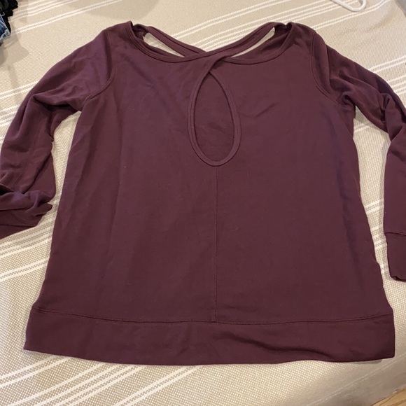 ON Active Open Cross Back Pullover Sweatshirt - Picture 8 of 12